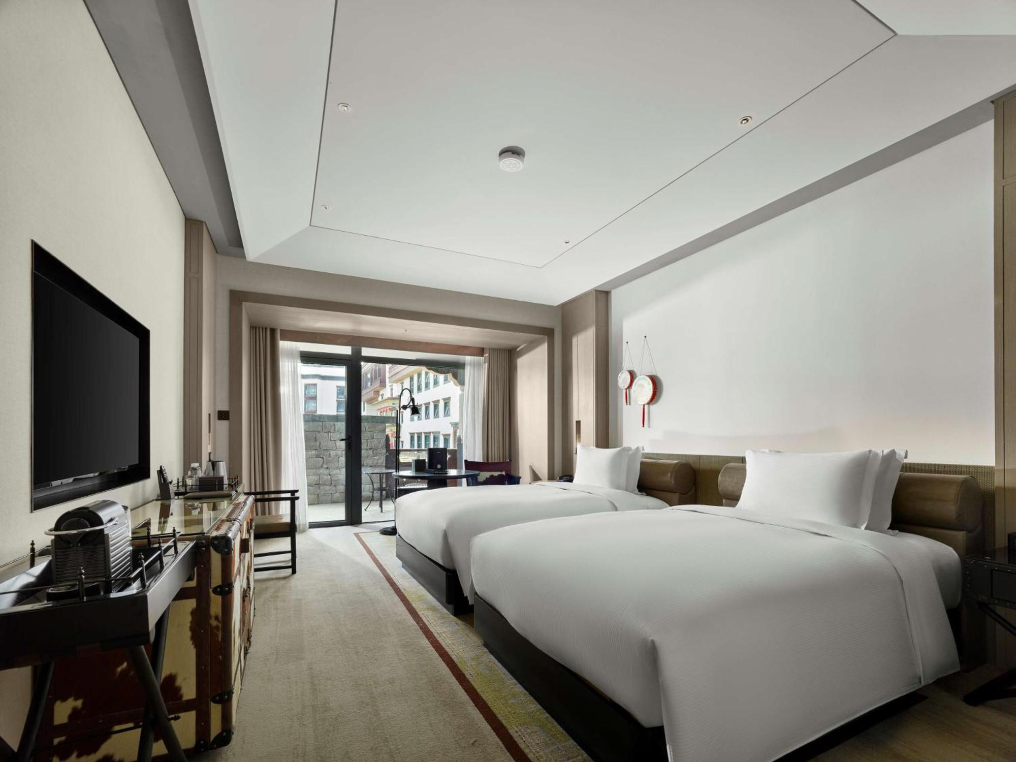Hilton Shigatse Hotell Xigaze Exteriör bild