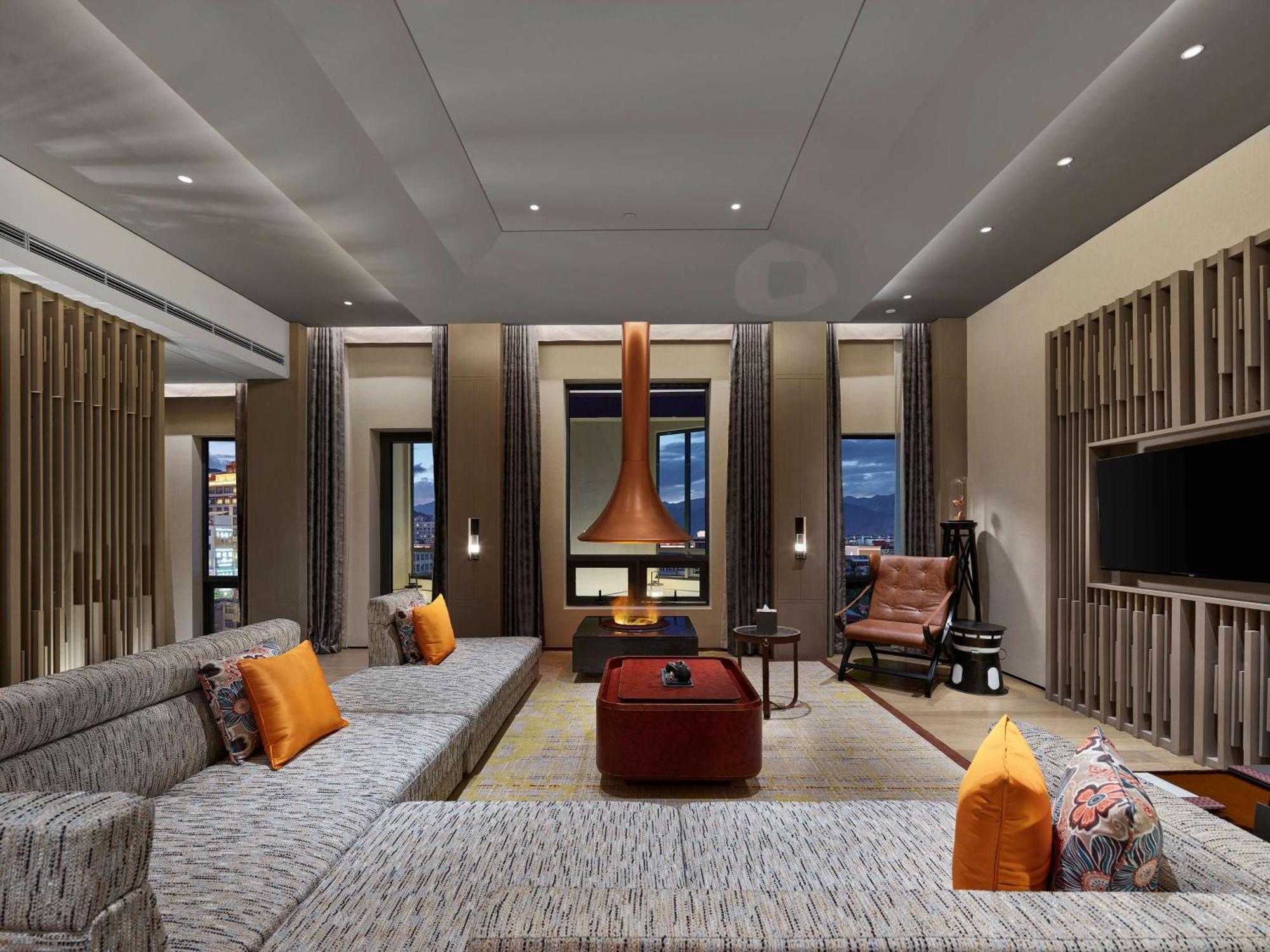 Hilton Shigatse Hotell Xigaze Exteriör bild